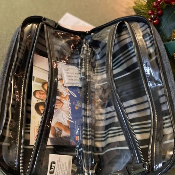 lug 2 pc Grey Quilted travel set - Picture 10 of 15